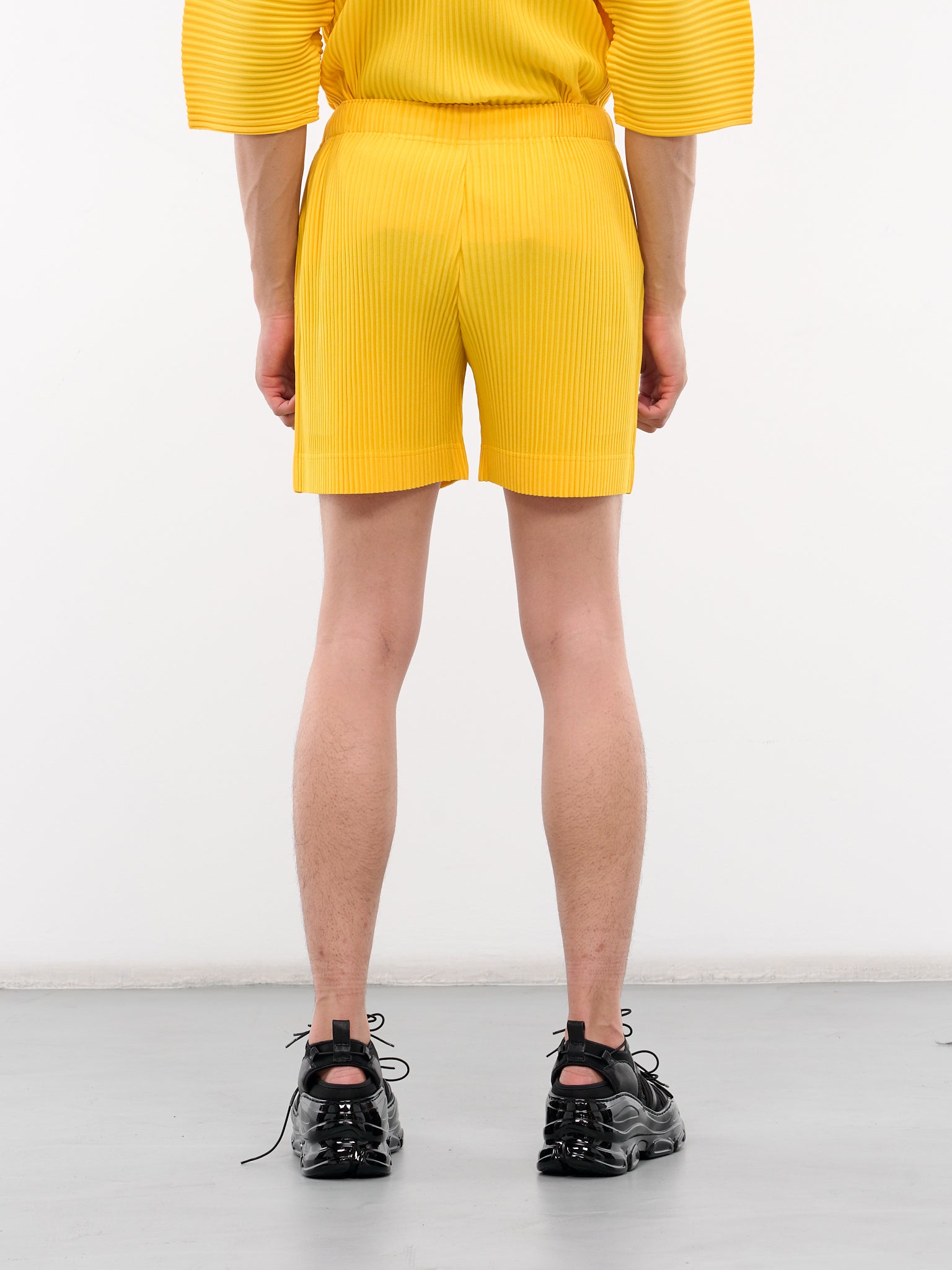 MC July Pleated Shorts (HP48JF104-52-YELLOW)