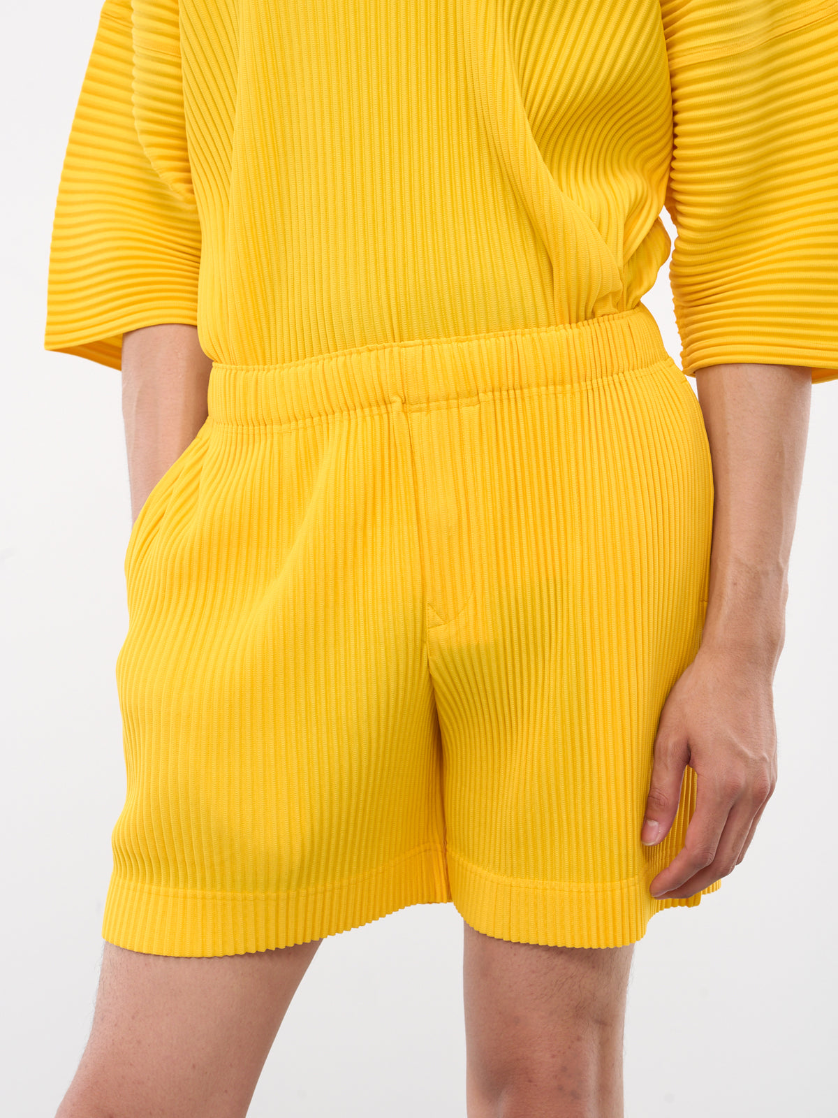 MC July Pleated Shorts (HP48JF104-52-YELLOW)