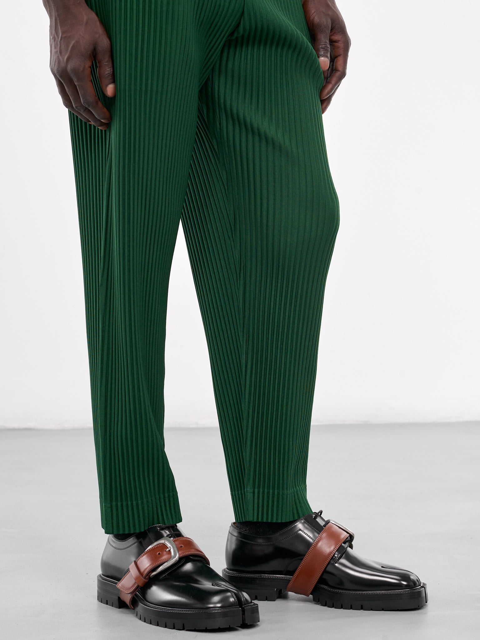 Tailored Pleats 1 Trousers (HP48JF152-64-SEAWEED-GREEN)