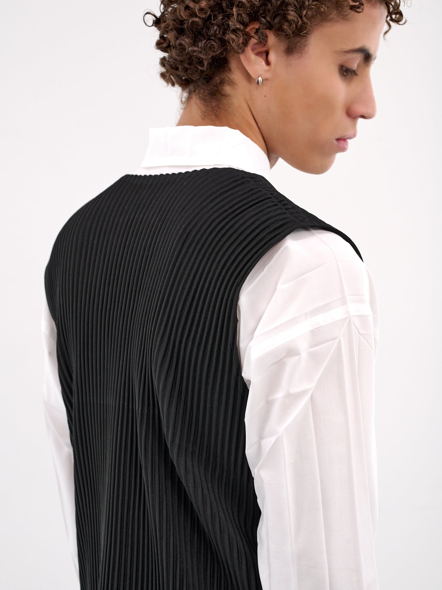 Pleated Vest (HP56JE511-15-BLACK)