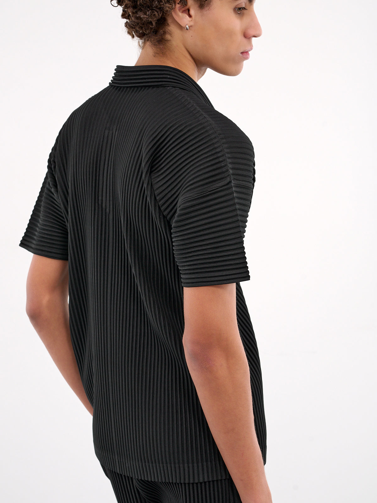 HOMME PLISSÉ ISSEY MIYAKE Basic Pleated Polo | H. Lorenzo - detail 2