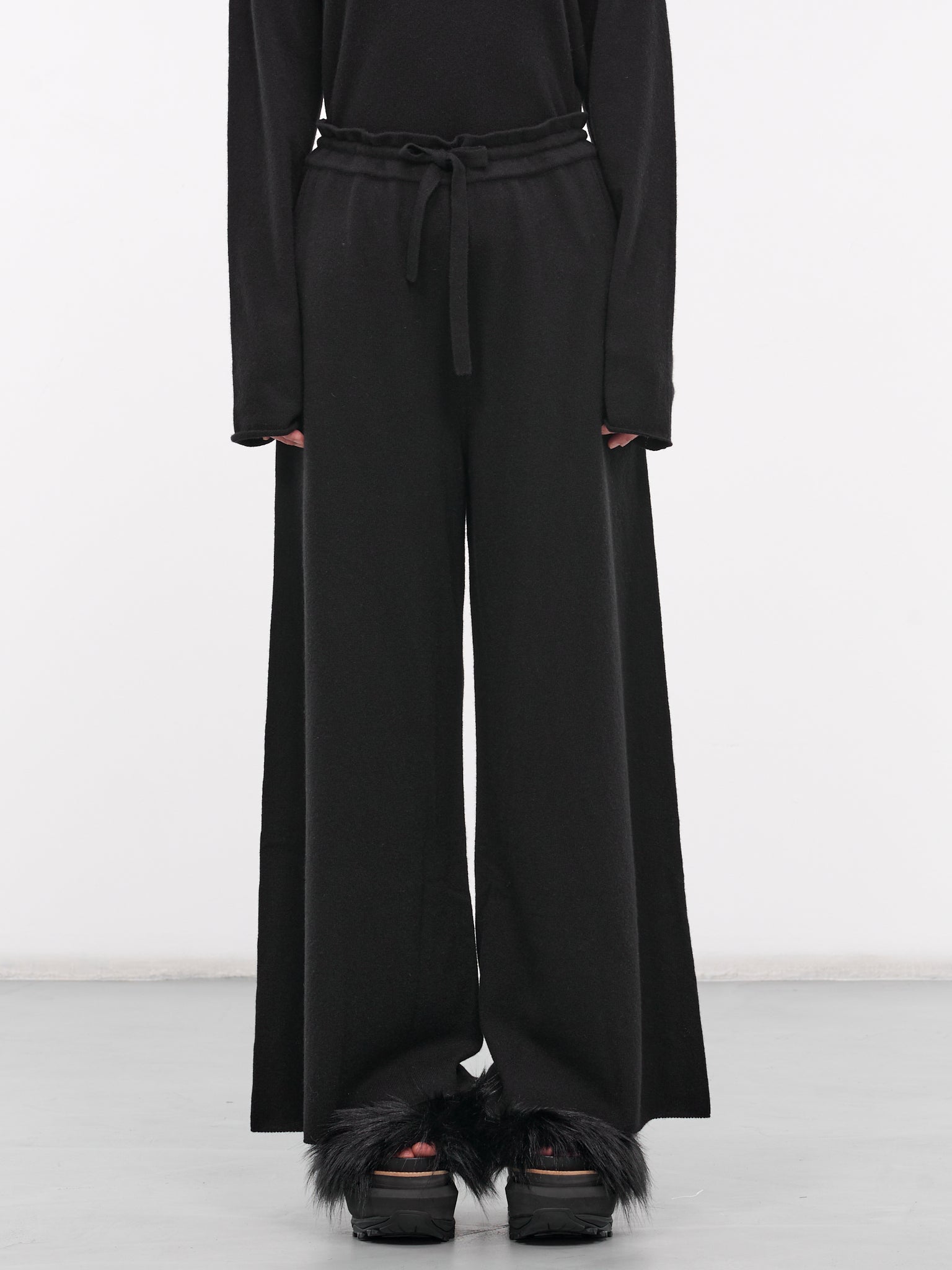 Drawstring Sweatpants (J40KA0017-J13204-BLACK)