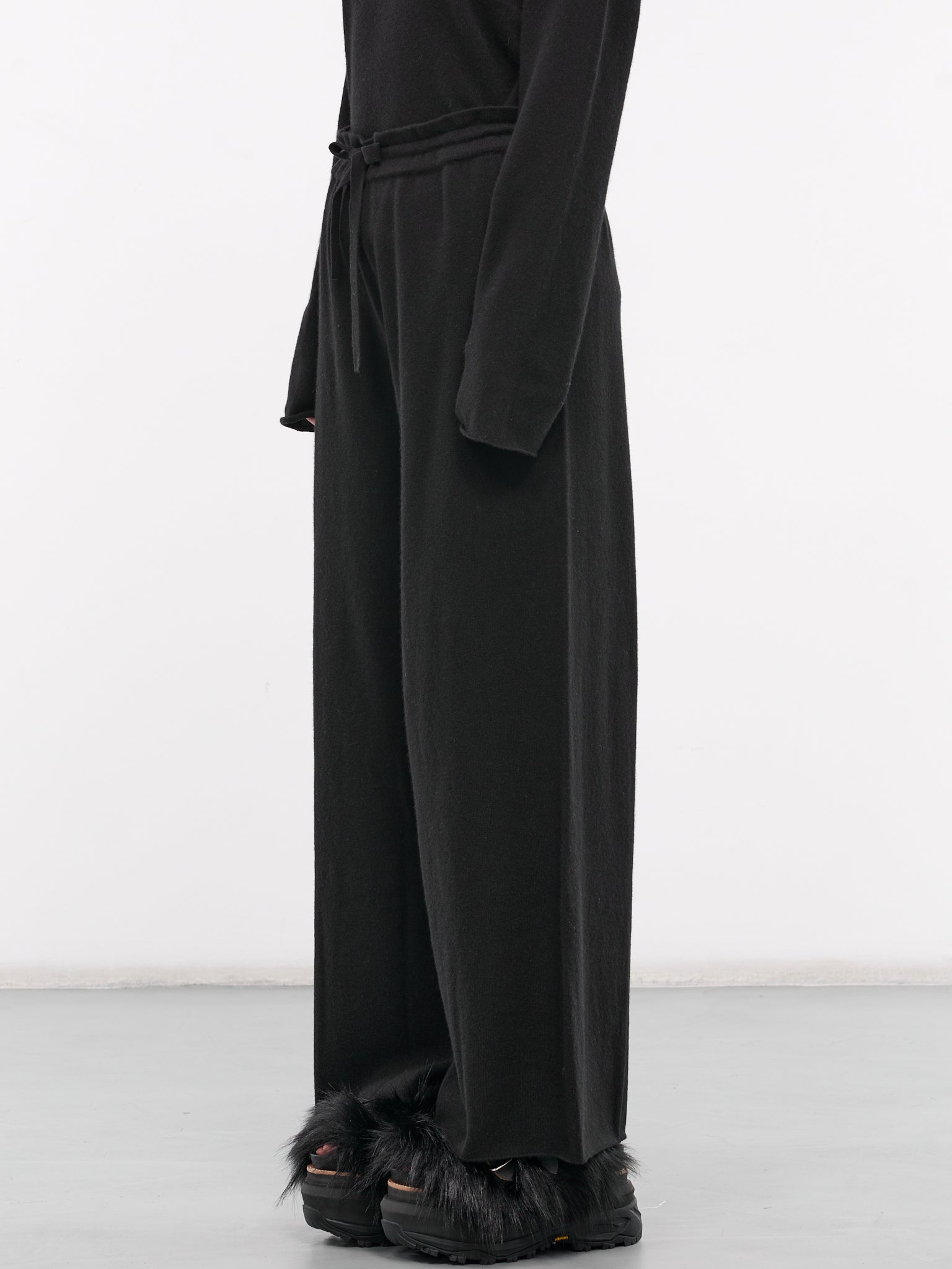 Drawstring Sweatpants (J40KA0017-J13204-BLACK)