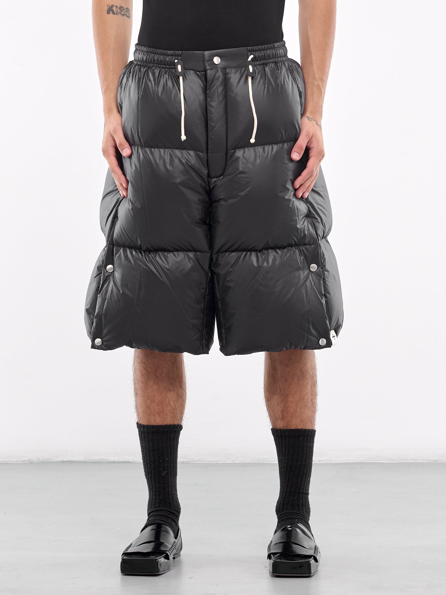 Puffer Shorts (J47AF0140-J70007-BLACK)