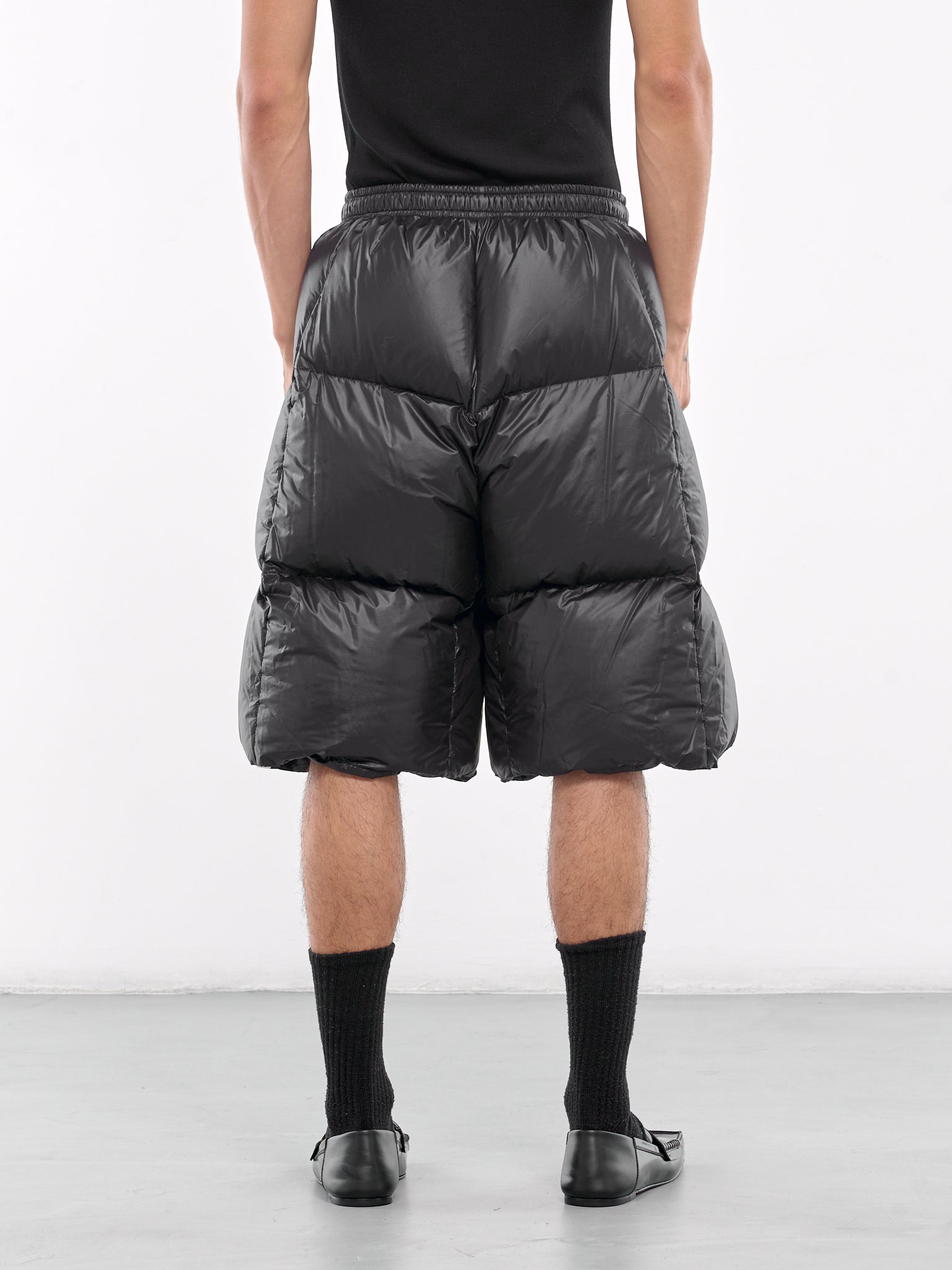 Puffer Shorts (J47AF0140-J70007-BLACK)