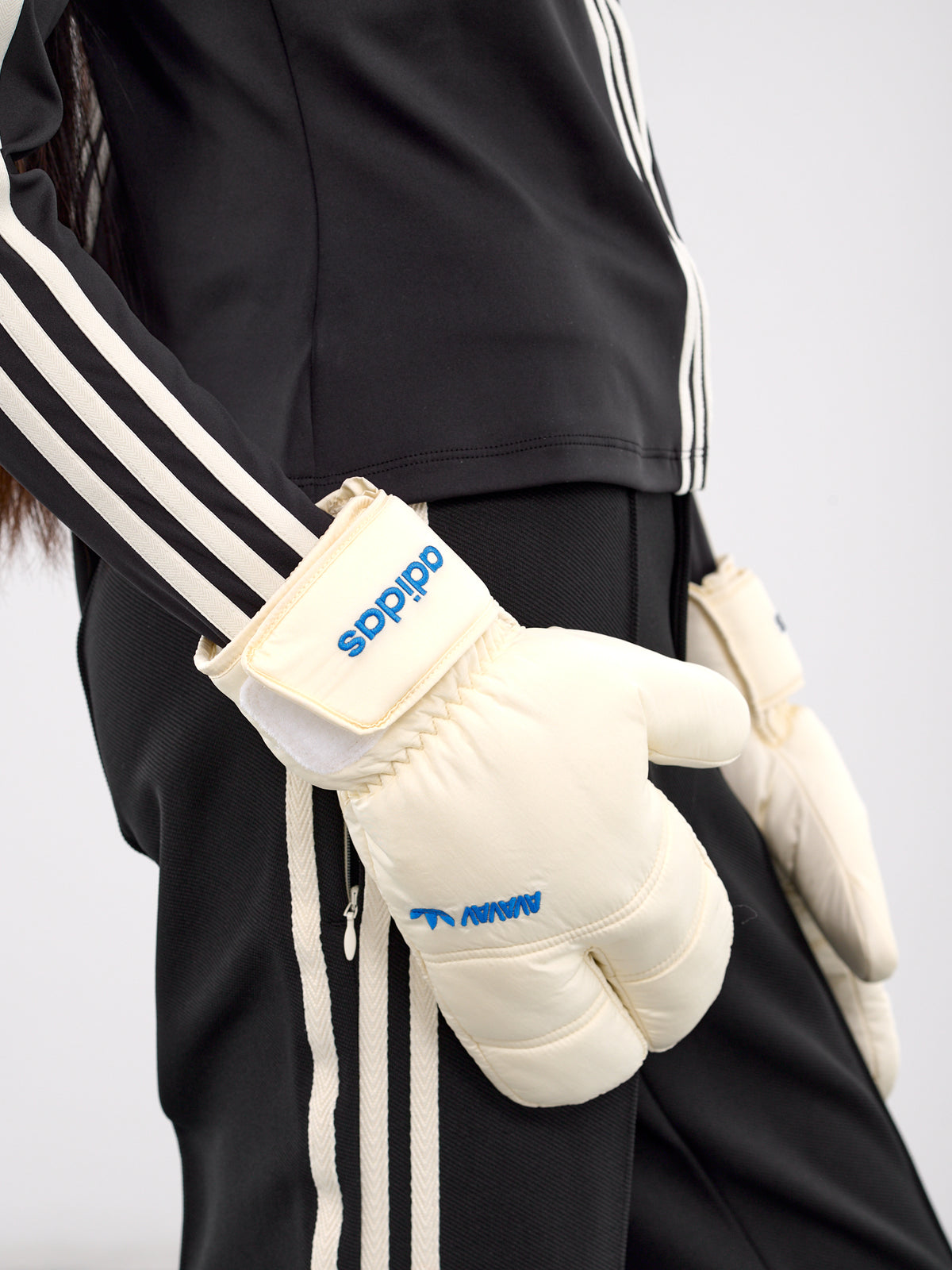 AVAVAV Gloves (JG1432-CREAM-WHITE)