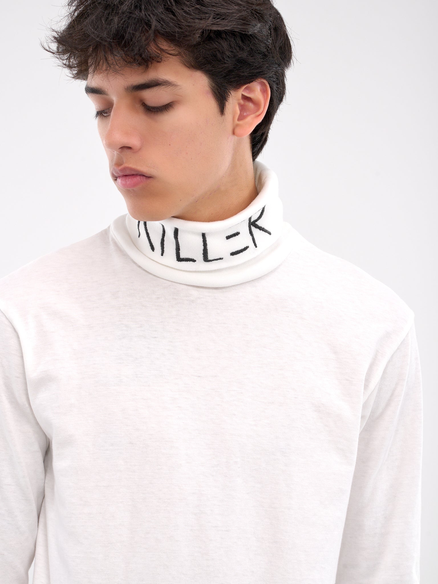 Killer Embroidered Turtleneck (K2409LC019-WHITE)