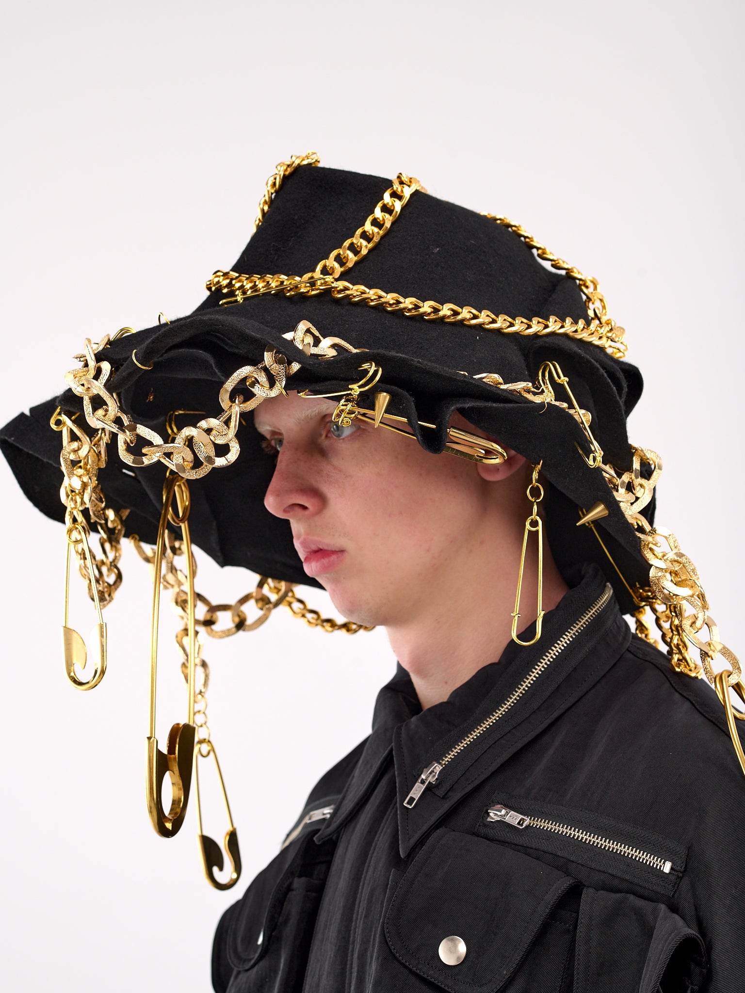 Safety Pin Chain Embellished Hat (KL968-BLACK)