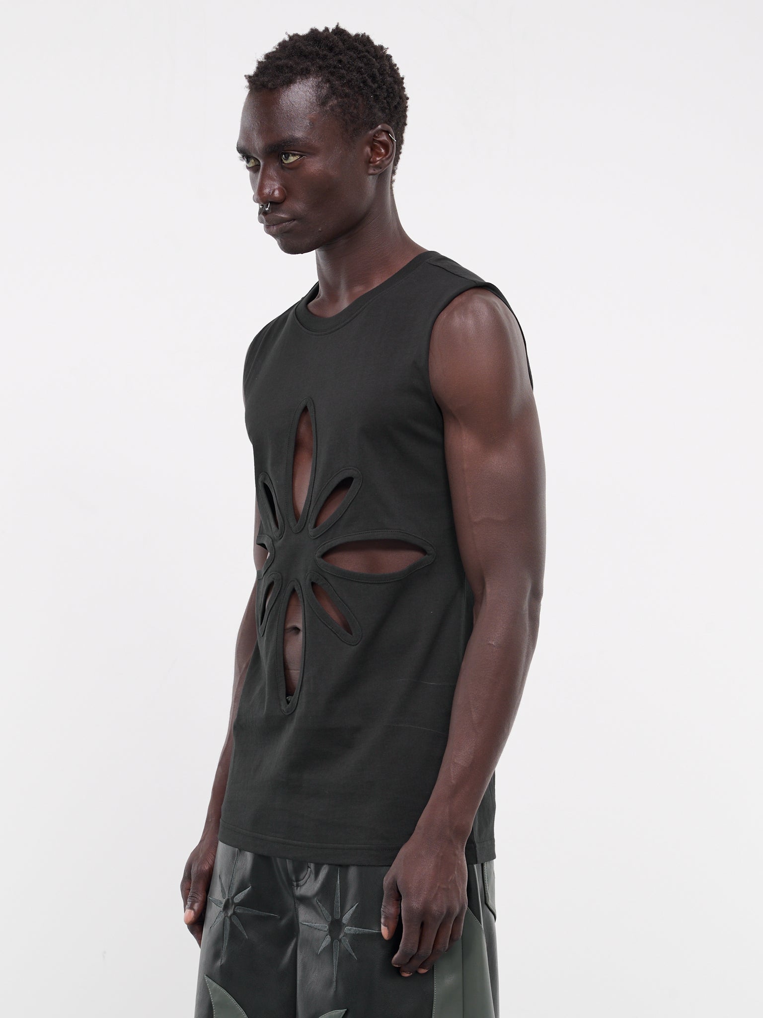 Origami Cut-Out Sleeveless Tee (KUS4ST01KR-C5001-BLACK)