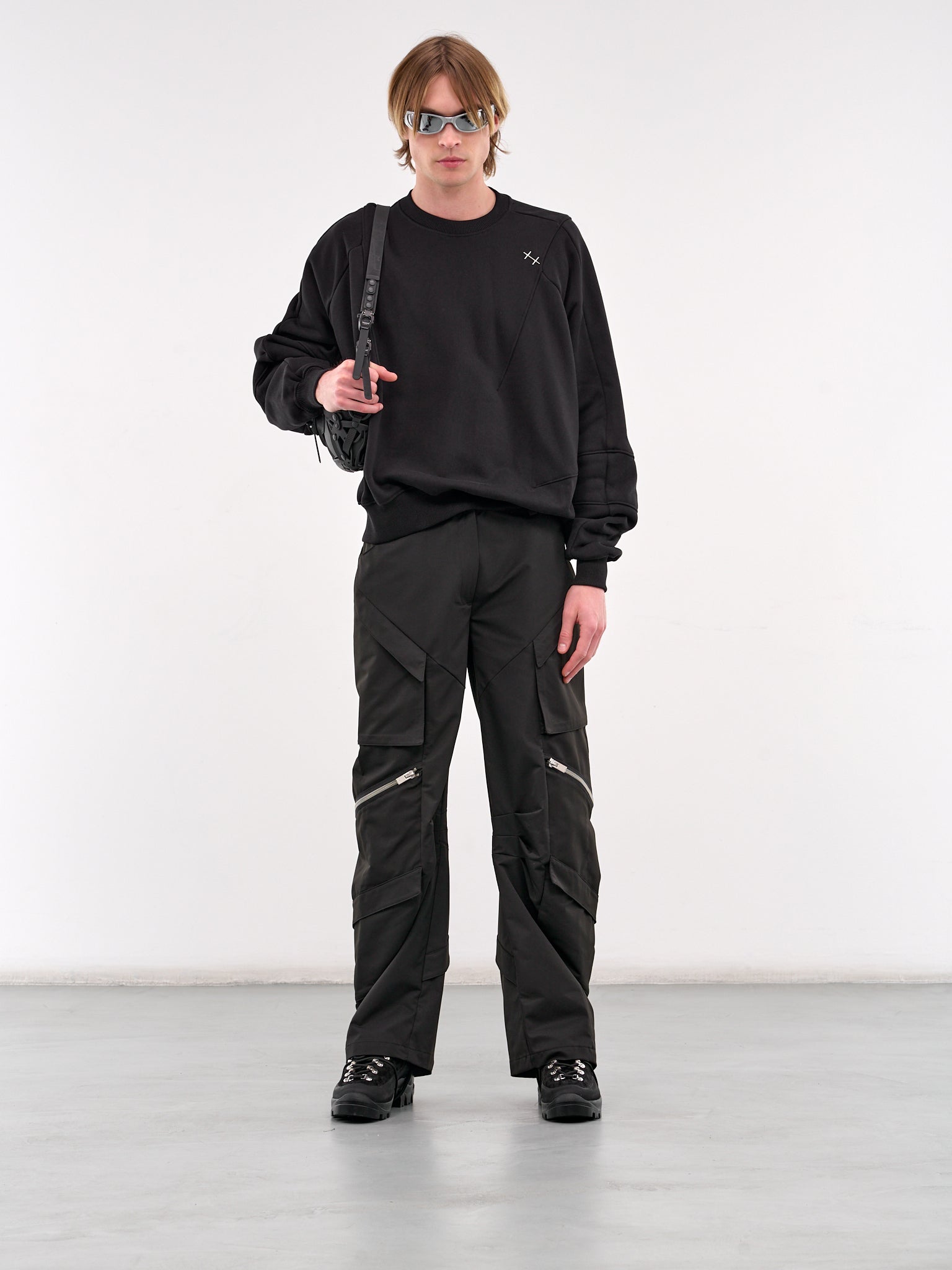 Paneled Logo Crewneck (M-08-062-BLACK)