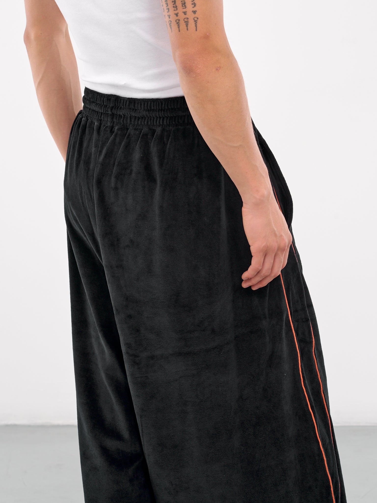 Supa Sleaze Track Pants (MP062J-VJ-BLACK)