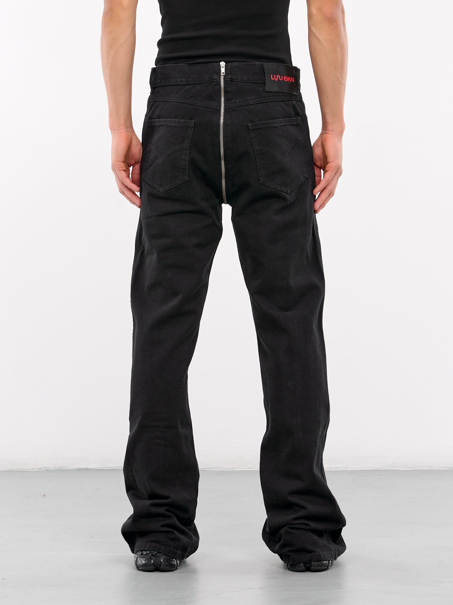 Zipped Riot Jeans (MP081D-WD-BLACK-RINSE)