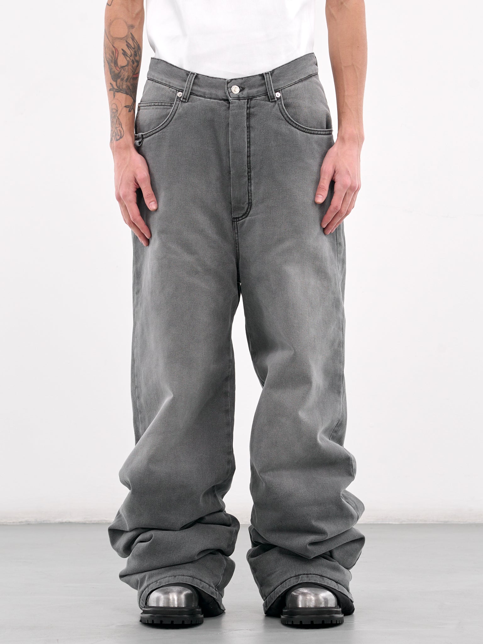 Wadded Stack Jeans (MP085D-BDD-OUTCAST-GREY)