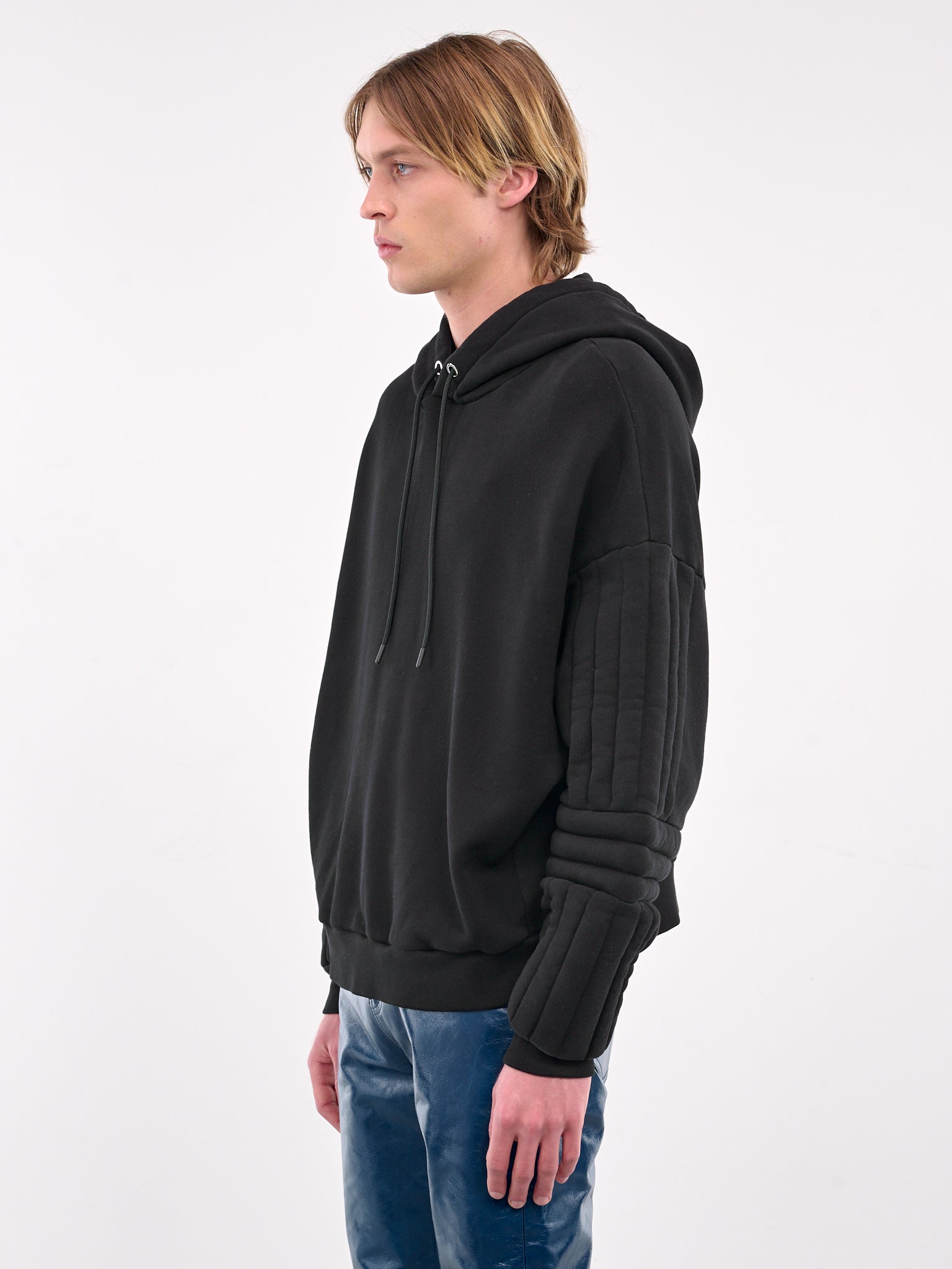 Padded Sleeve Hoodie (MP24KTF2-SS1057-BLACK)