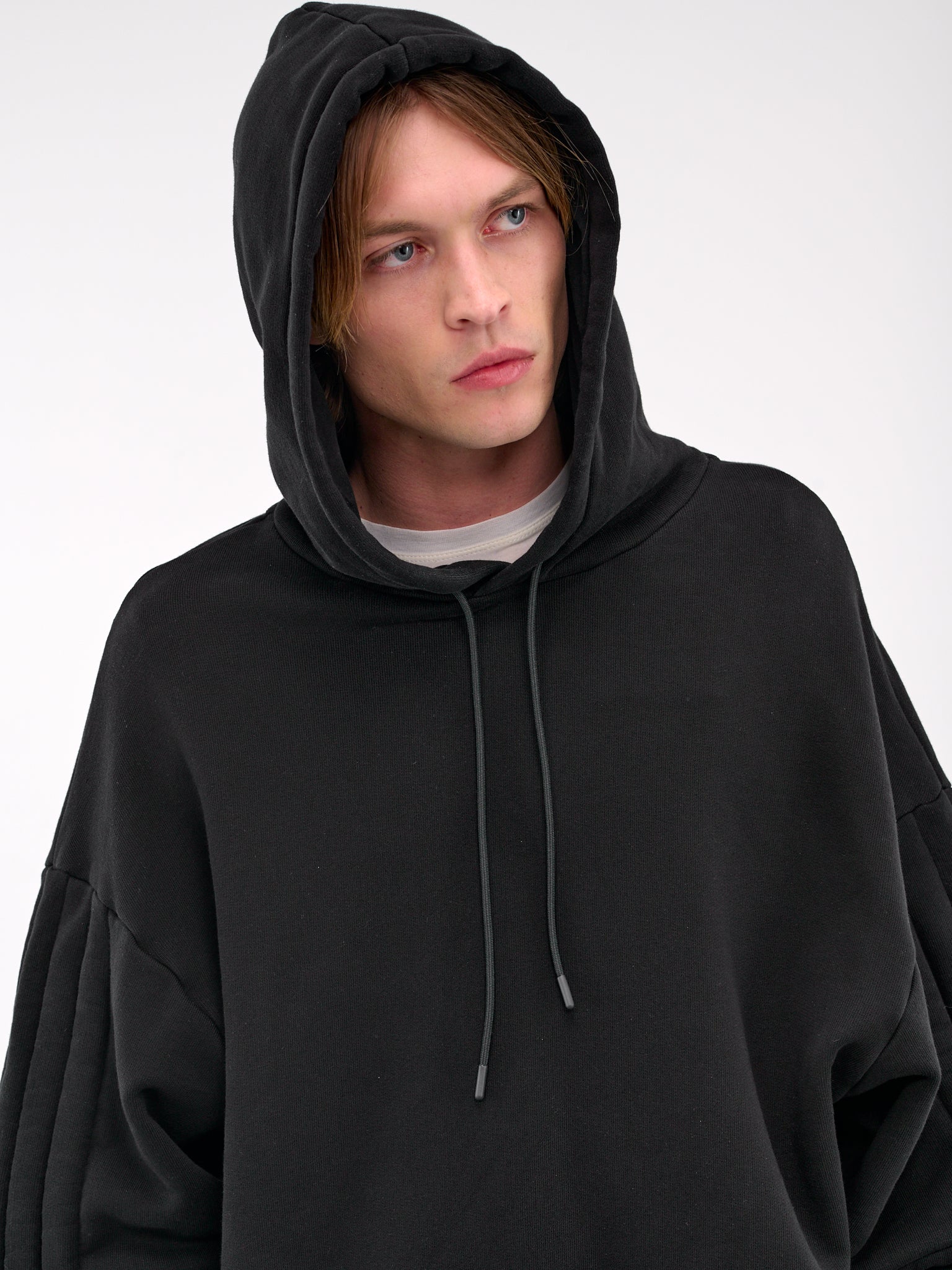 Padded Sleeve Hoodie (MP24KTF2-SS1057-BLACK)