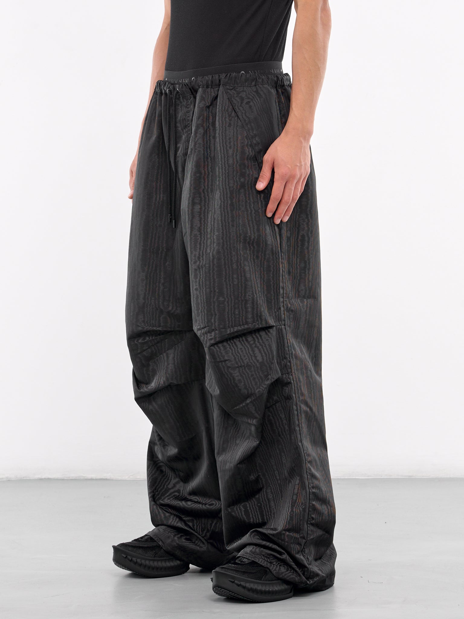 Recycled Moire Parachute Pants (MPA057A-CWOV0001-BLACK)