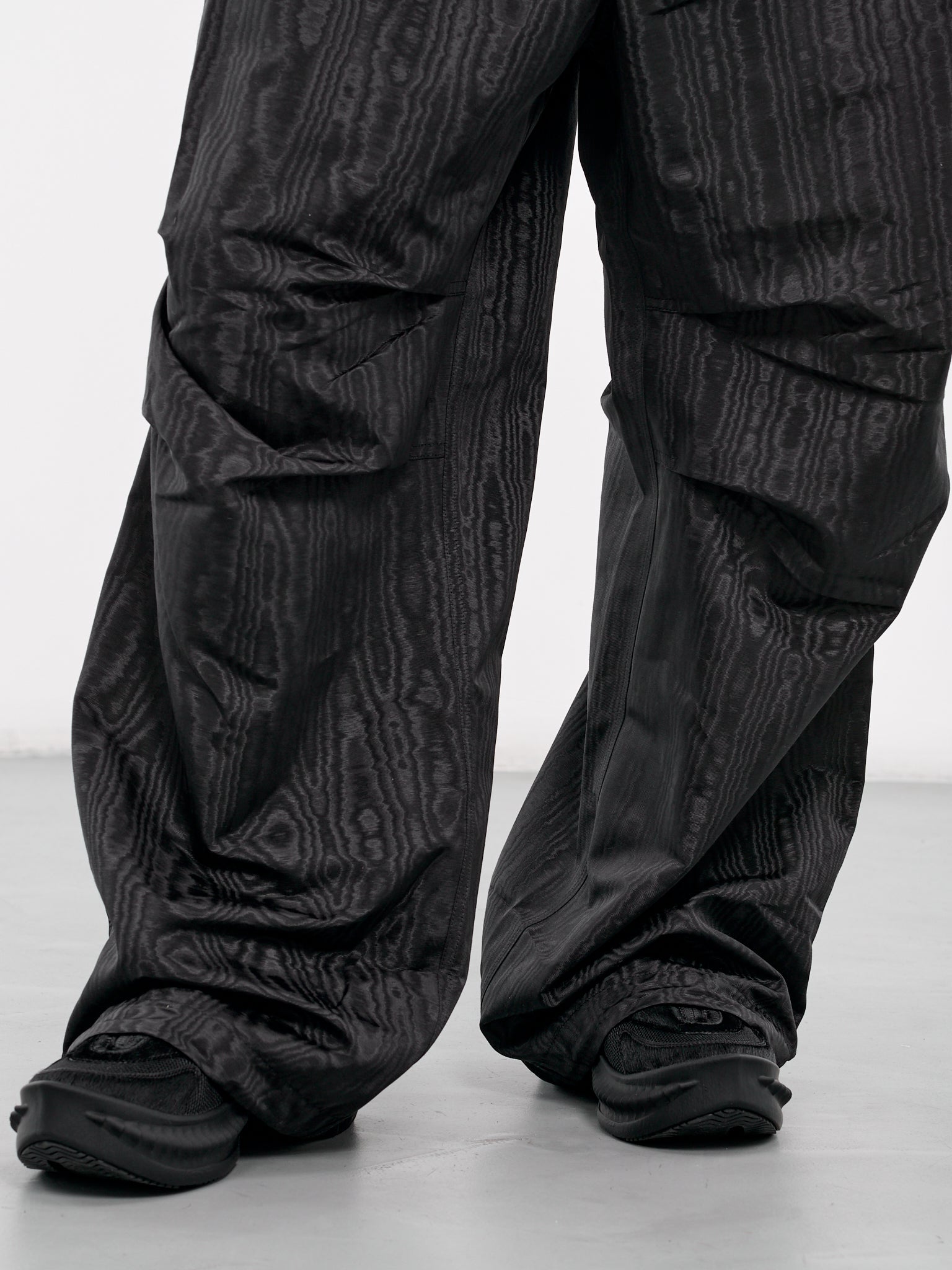 Recycled Moire Parachute Pants (MPA057A-CWOV0001-BLACK)