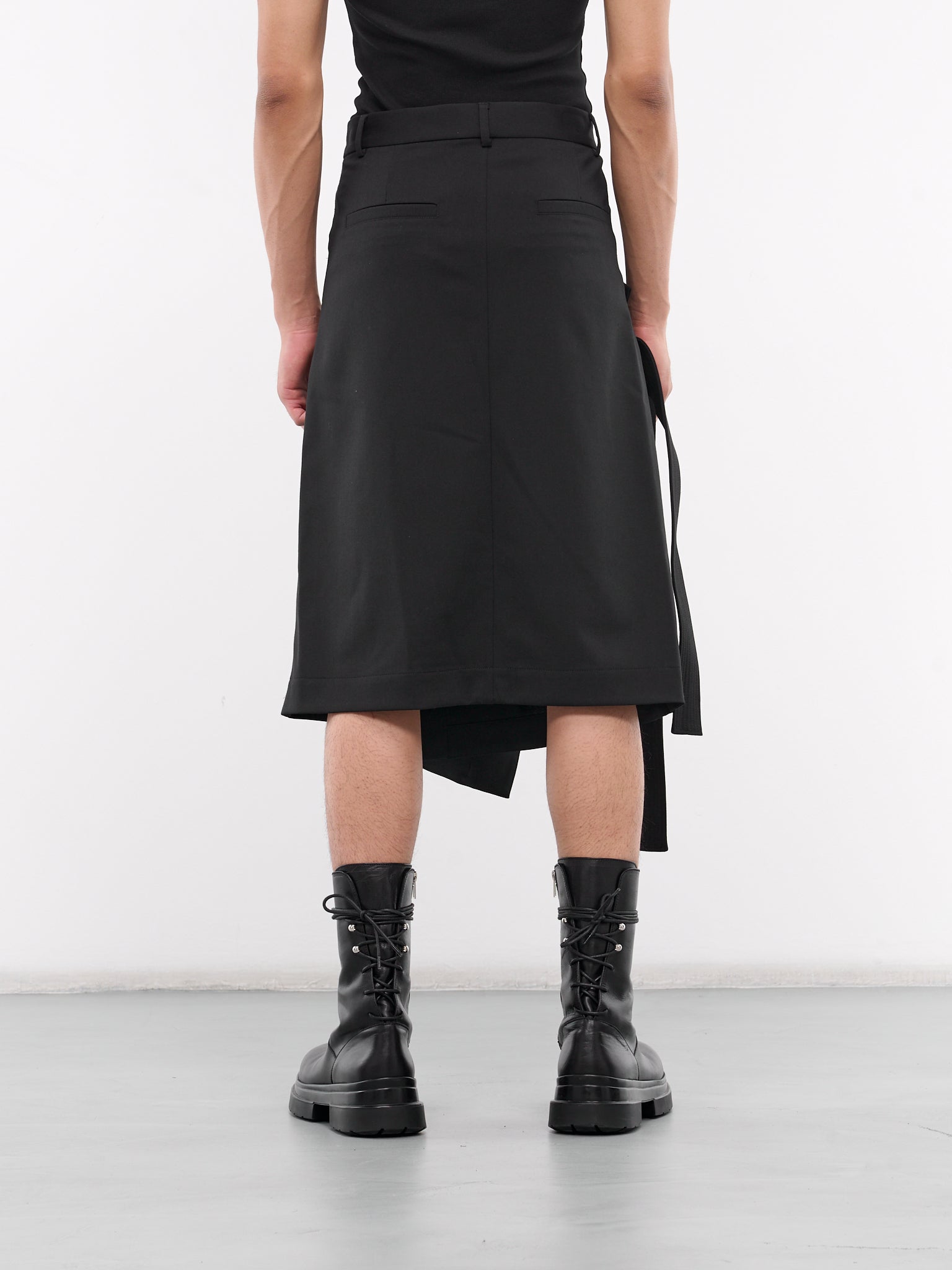 Apron Skirt (MS001W-LWB-BLACK)