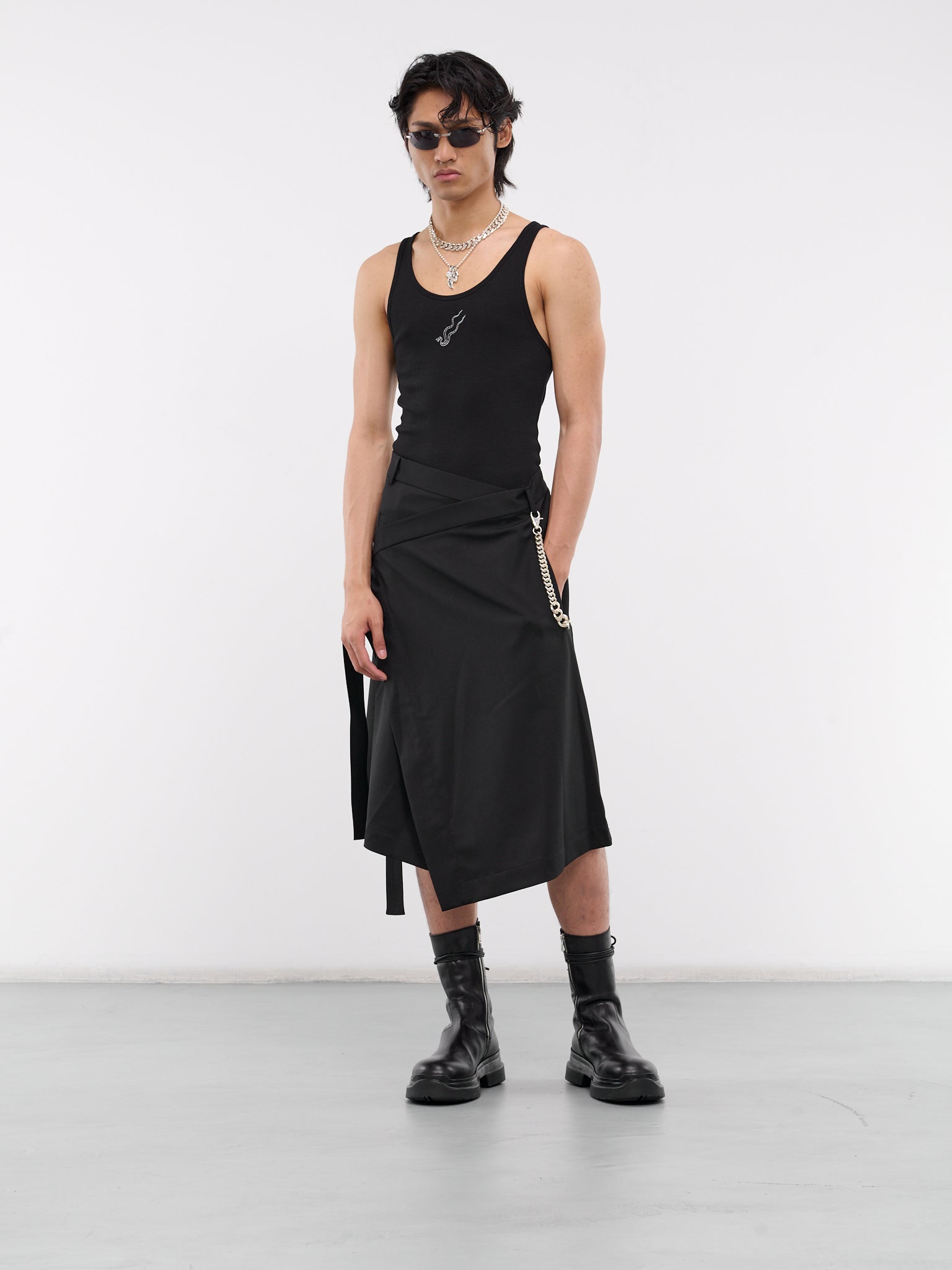 Apron Skirt (MS001W-LWB-BLACK)