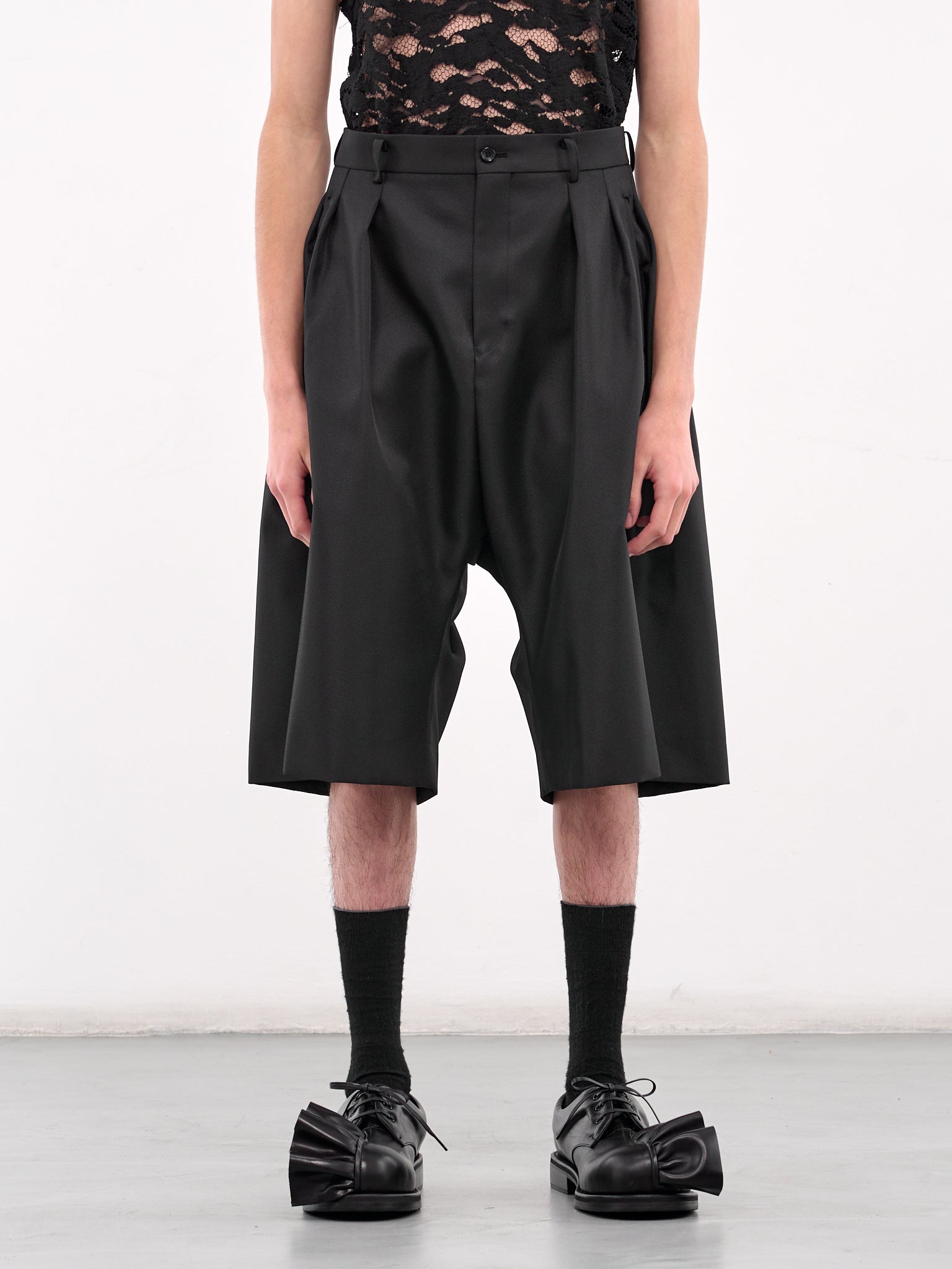 All-Around Pleated Shorts (PO-P029-051-1-BLACK)