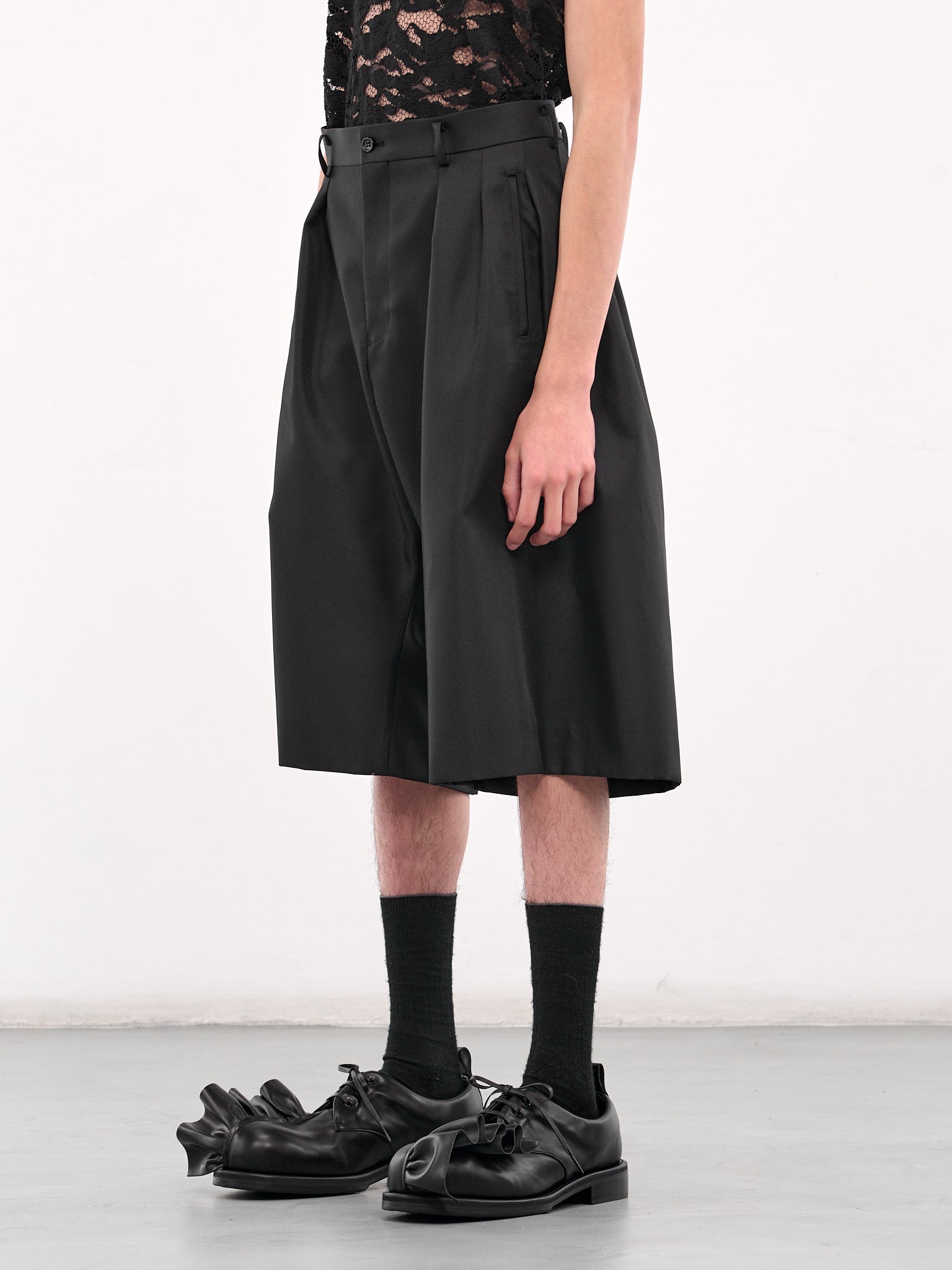 All-Around Pleated Shorts (PO-P029-051-1-BLACK)