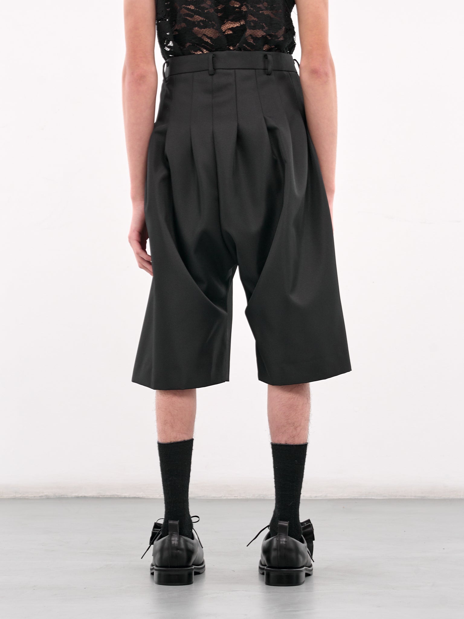 All-Around Pleated Shorts (PO-P029-051-1-BLACK)