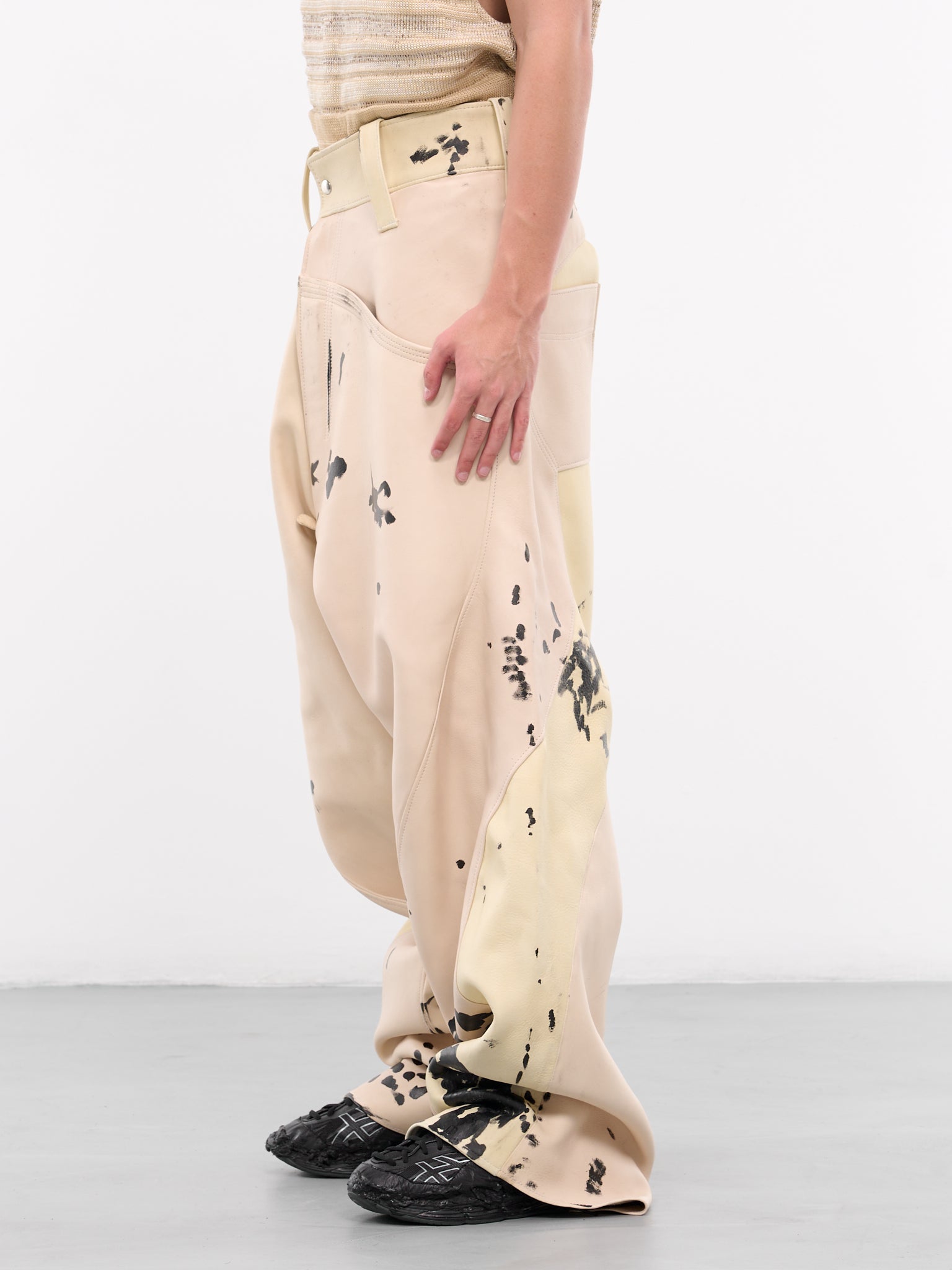 Reversed Tubey Pants (REVERSED-WHITE-BLACK)