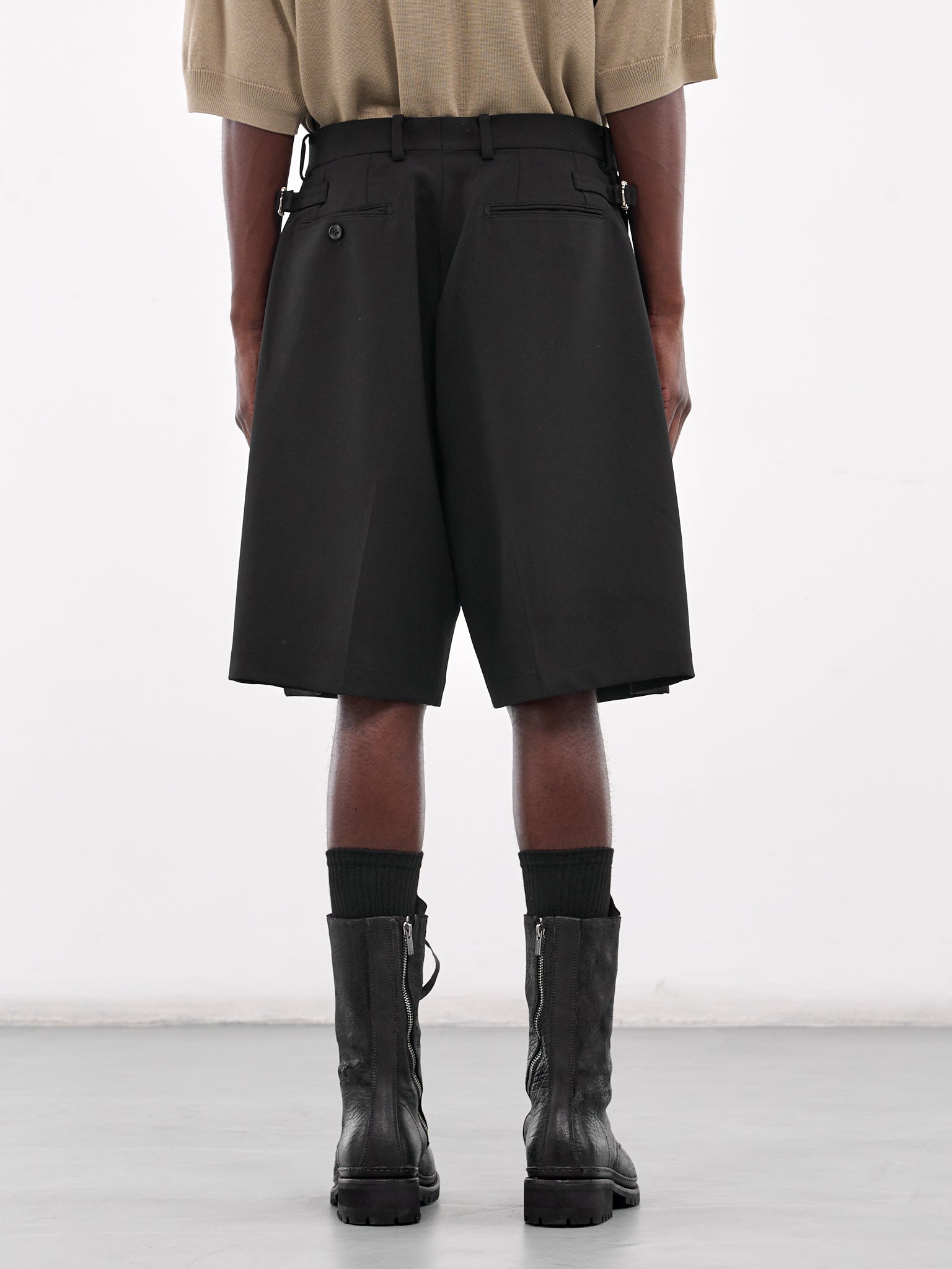 Pleated Wide Leg Shorts (RM251-016-BLACK)