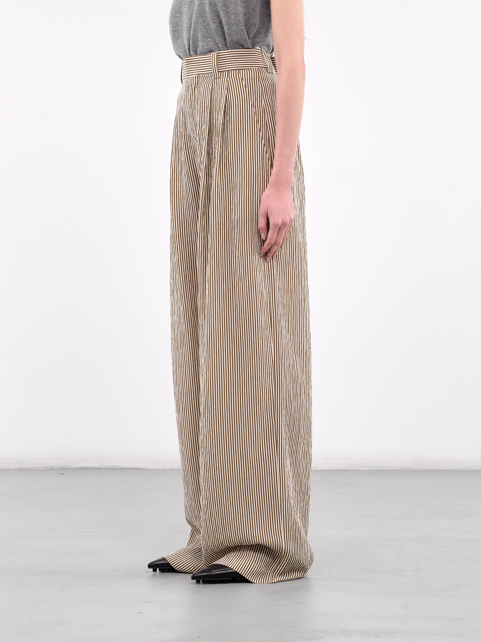 Pleated Wide Leg Trousers (S25P41A-KHAKI-STRIPE)