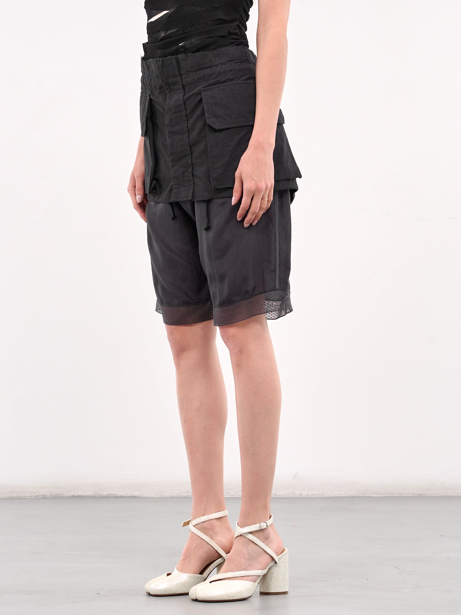 Cargo Overlay Shorts (S51MU0069-MTN072-BLACK)