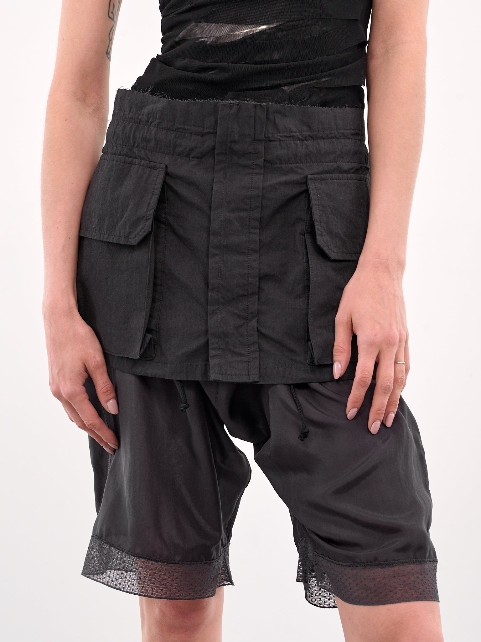 Cargo Overlay Shorts (S51MU0069-MTN072-BLACK)