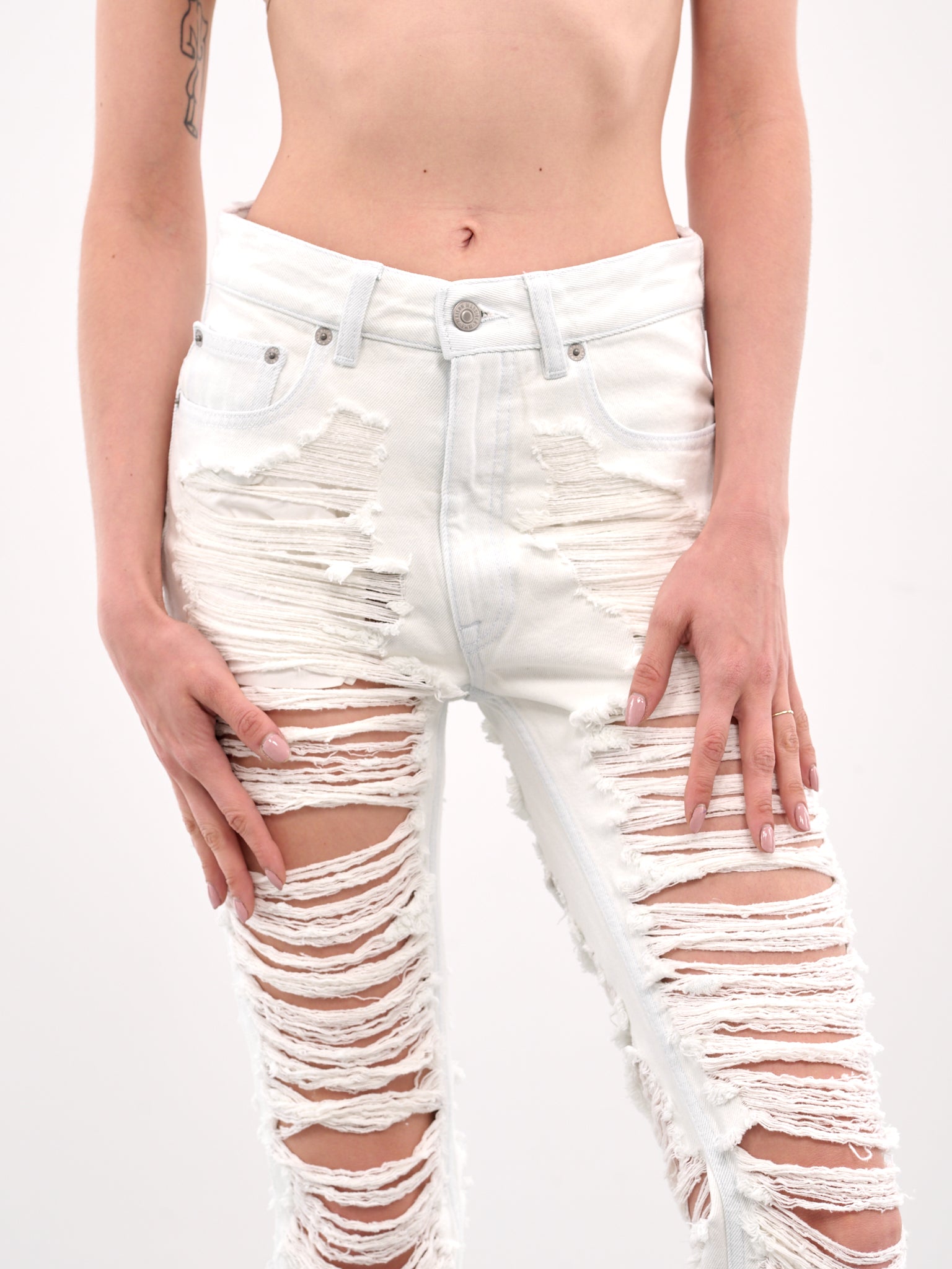 Distressed Jeans (S62LB0185-M30018-LIGHT-BLUE)