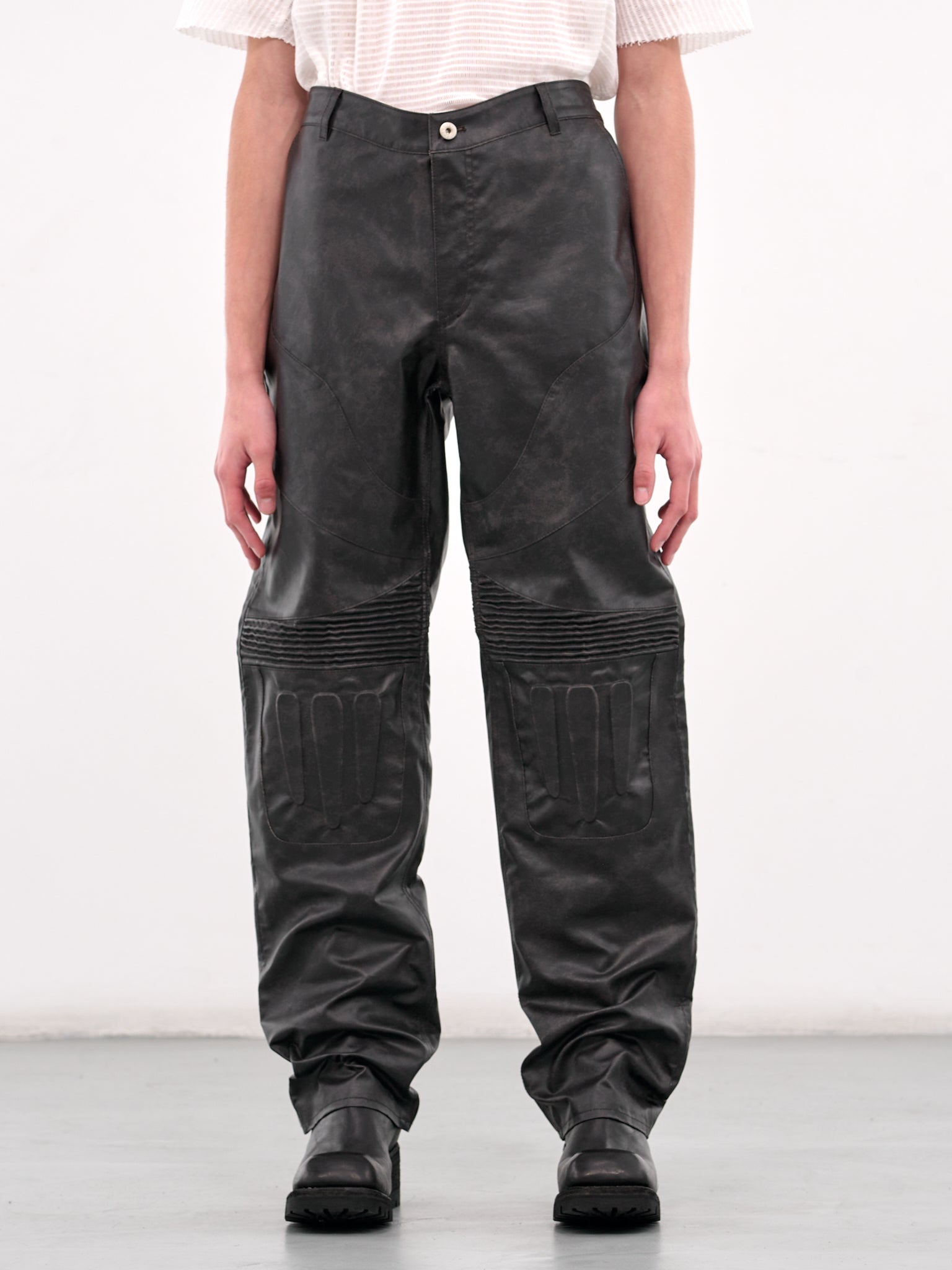 Embossing Faux Leather Trousers (T08-BLACK)