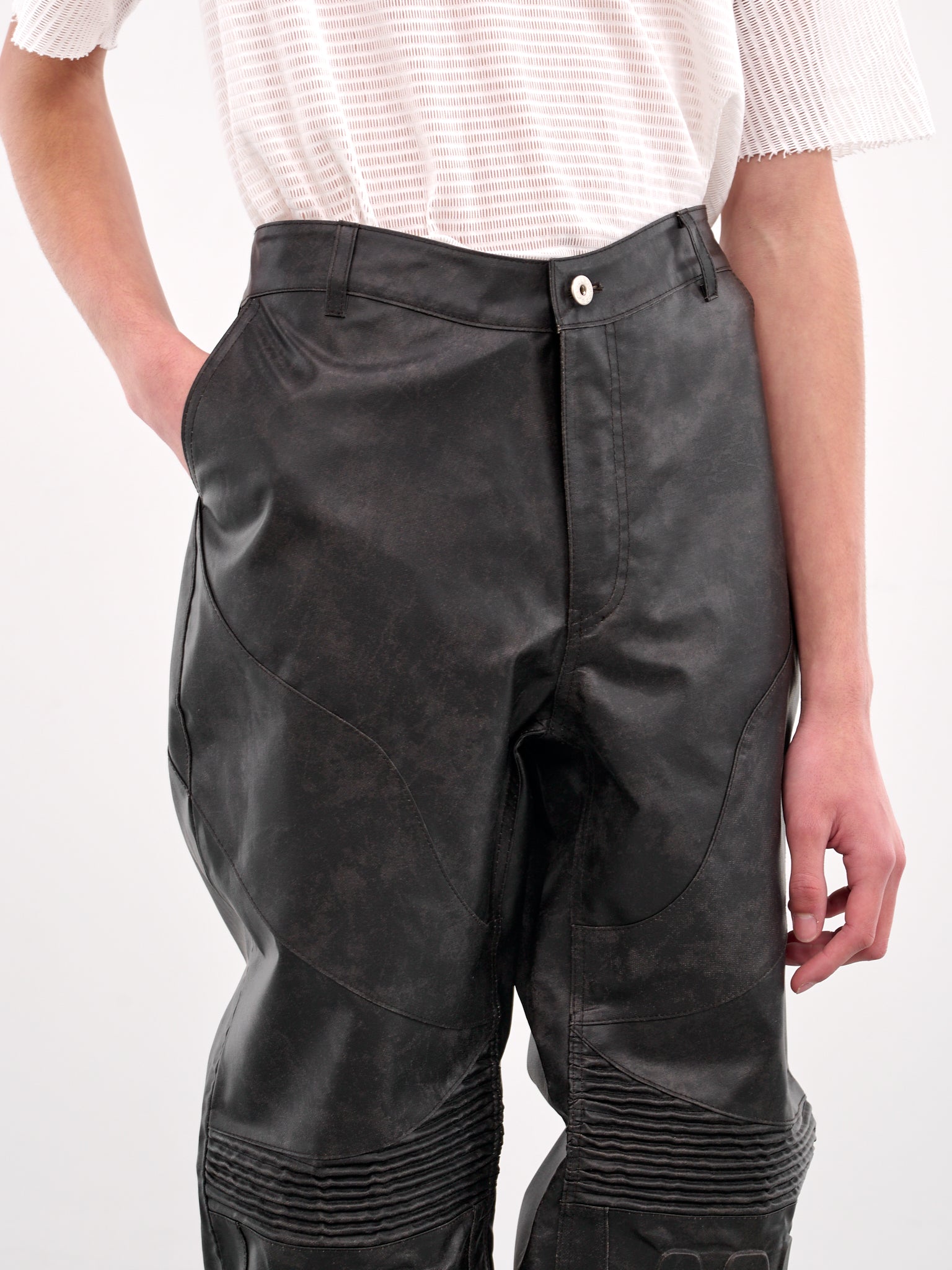 Embossing Faux Leather Trousers (T08-BLACK)