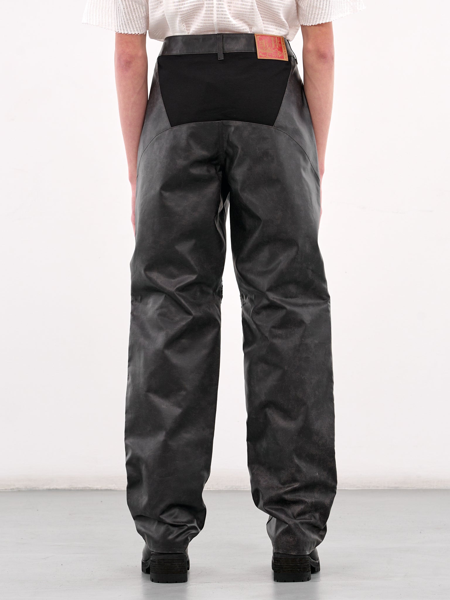 Embossing Faux Leather Trousers (T08-BLACK)