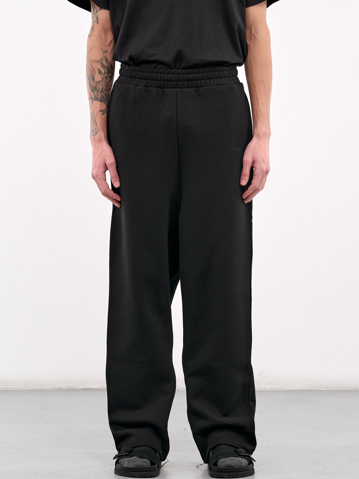 Wide Sweat Pants (U251-P022-C009-BLACK)