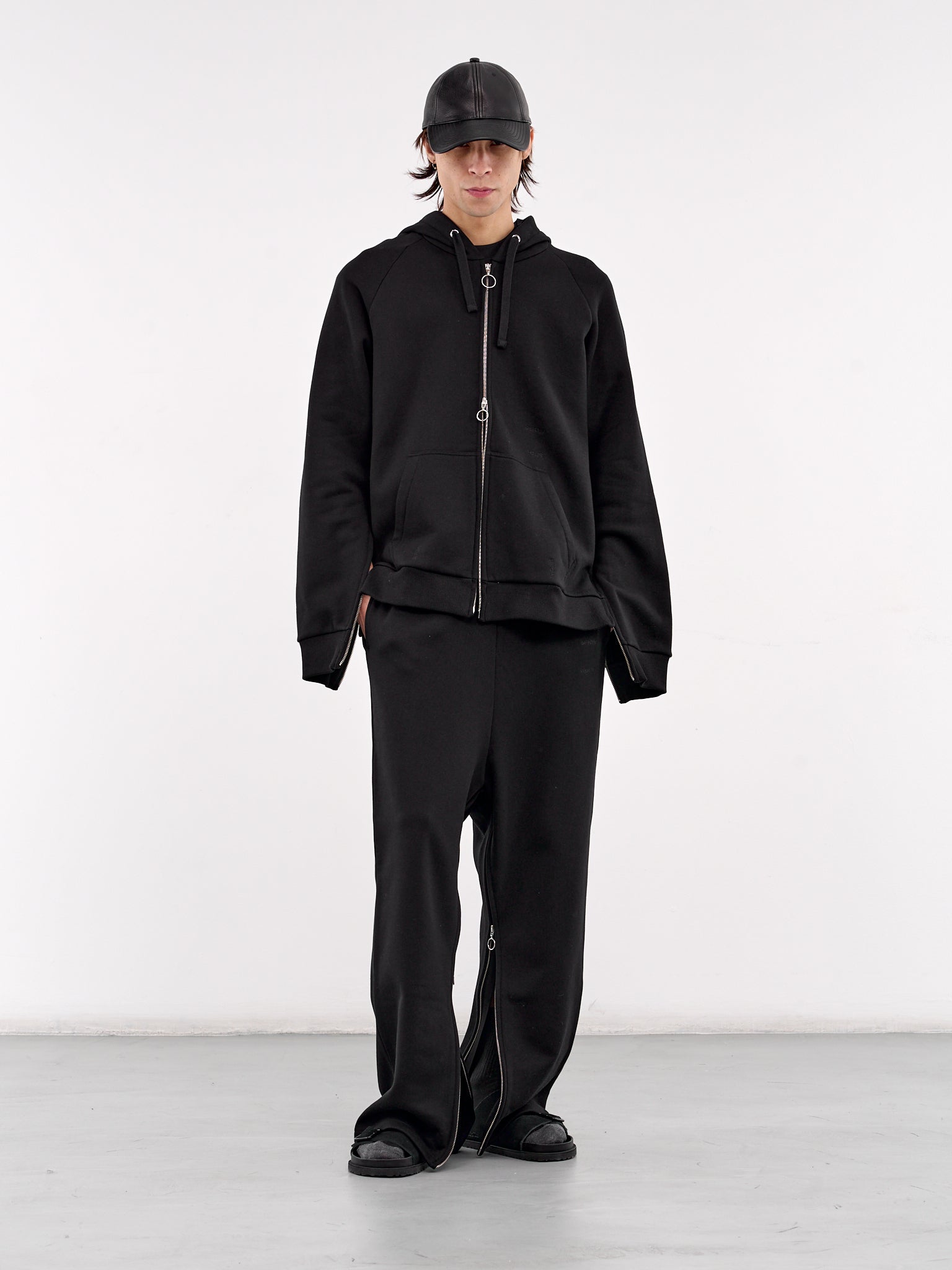 Wide Sweat Pants (U251-P022-C009-BLACK)