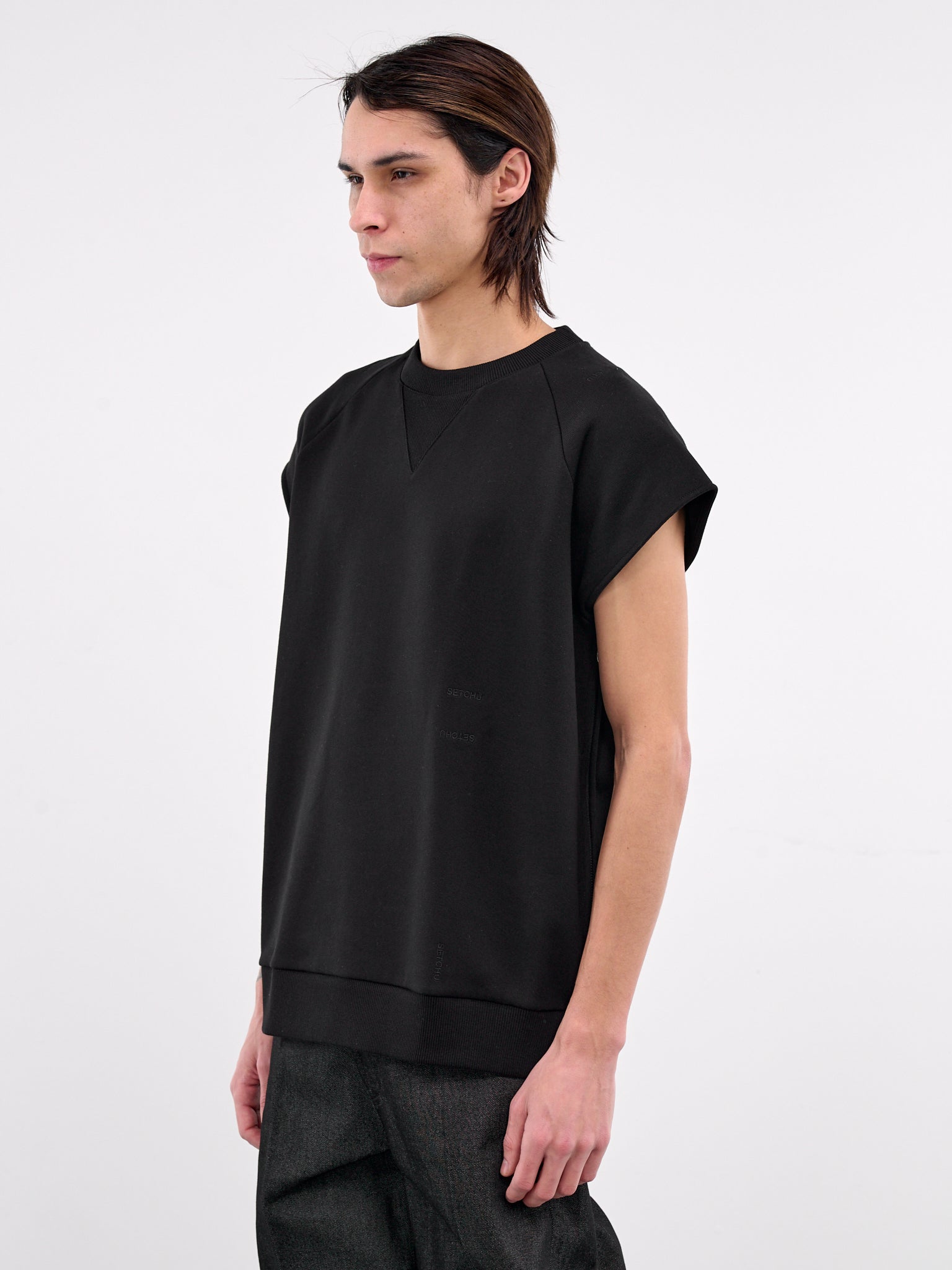 Sleeveless Sweatshirt (U251-T014-C009-BLACK)