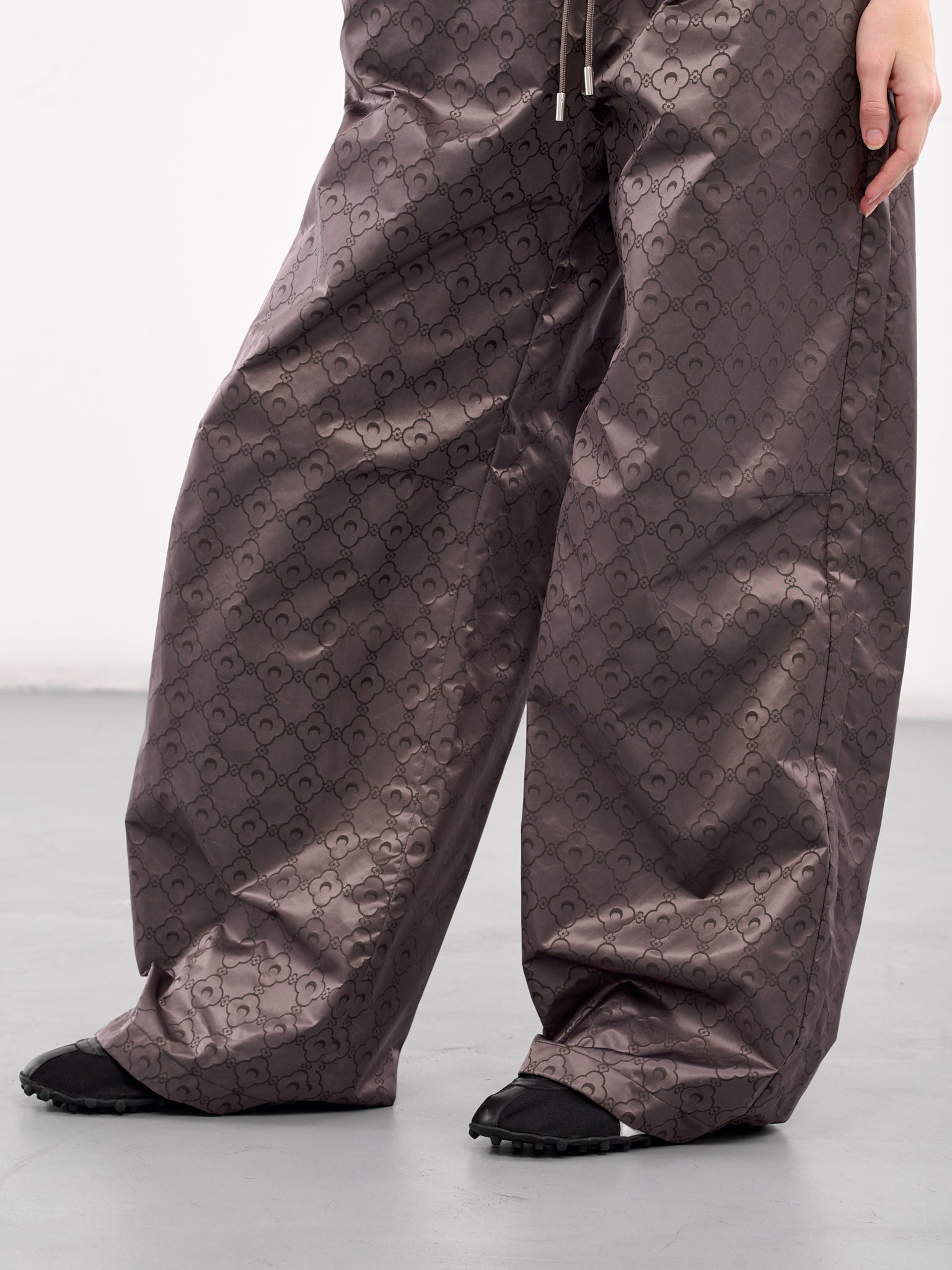 Recycled Jacquard Nylon Track Pants (UPA055A-CWOV0055-STONE-GREY)