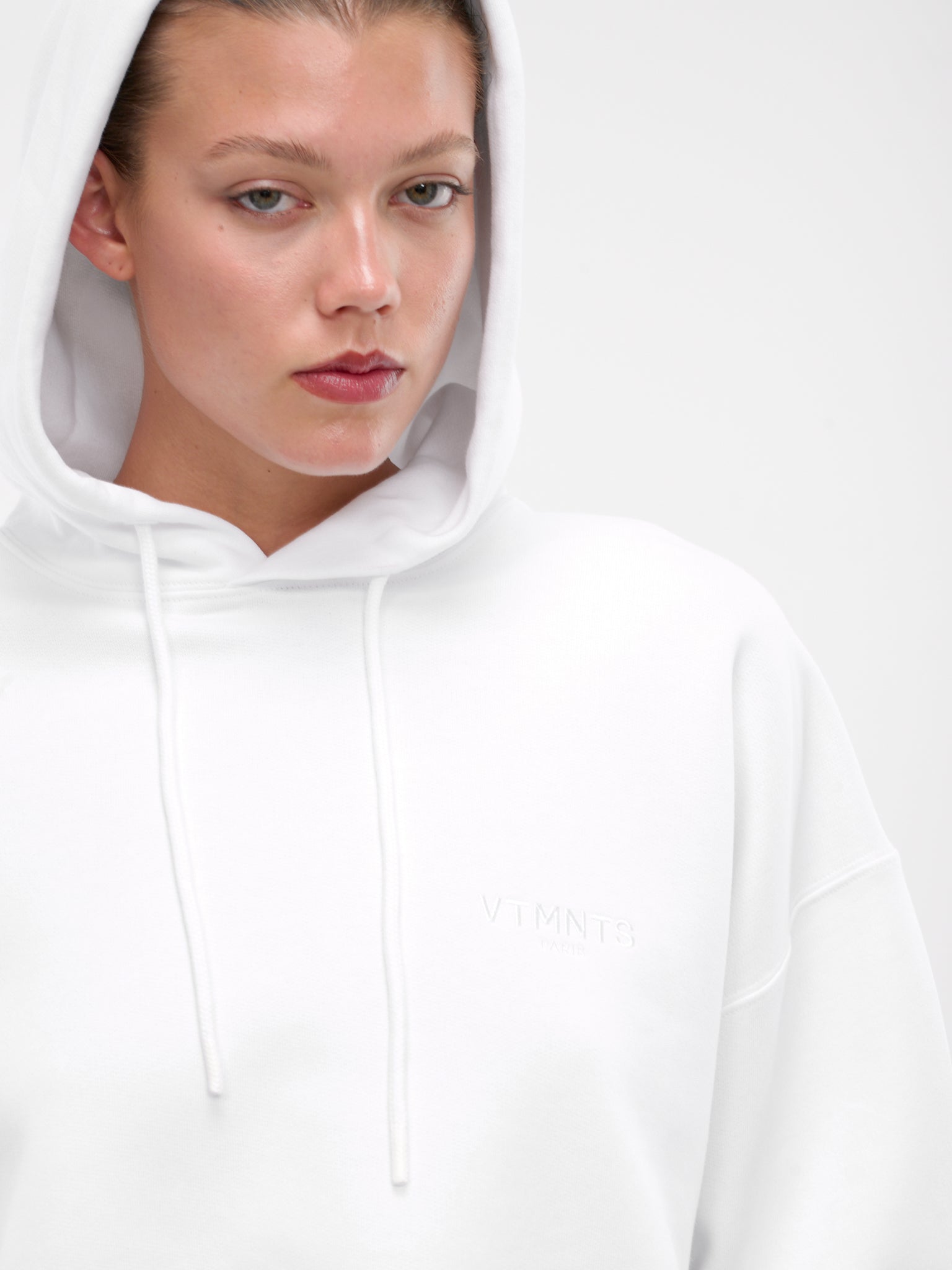 Logo Embroidery Cropped Hoodie (VL22CH100W-WHITE)