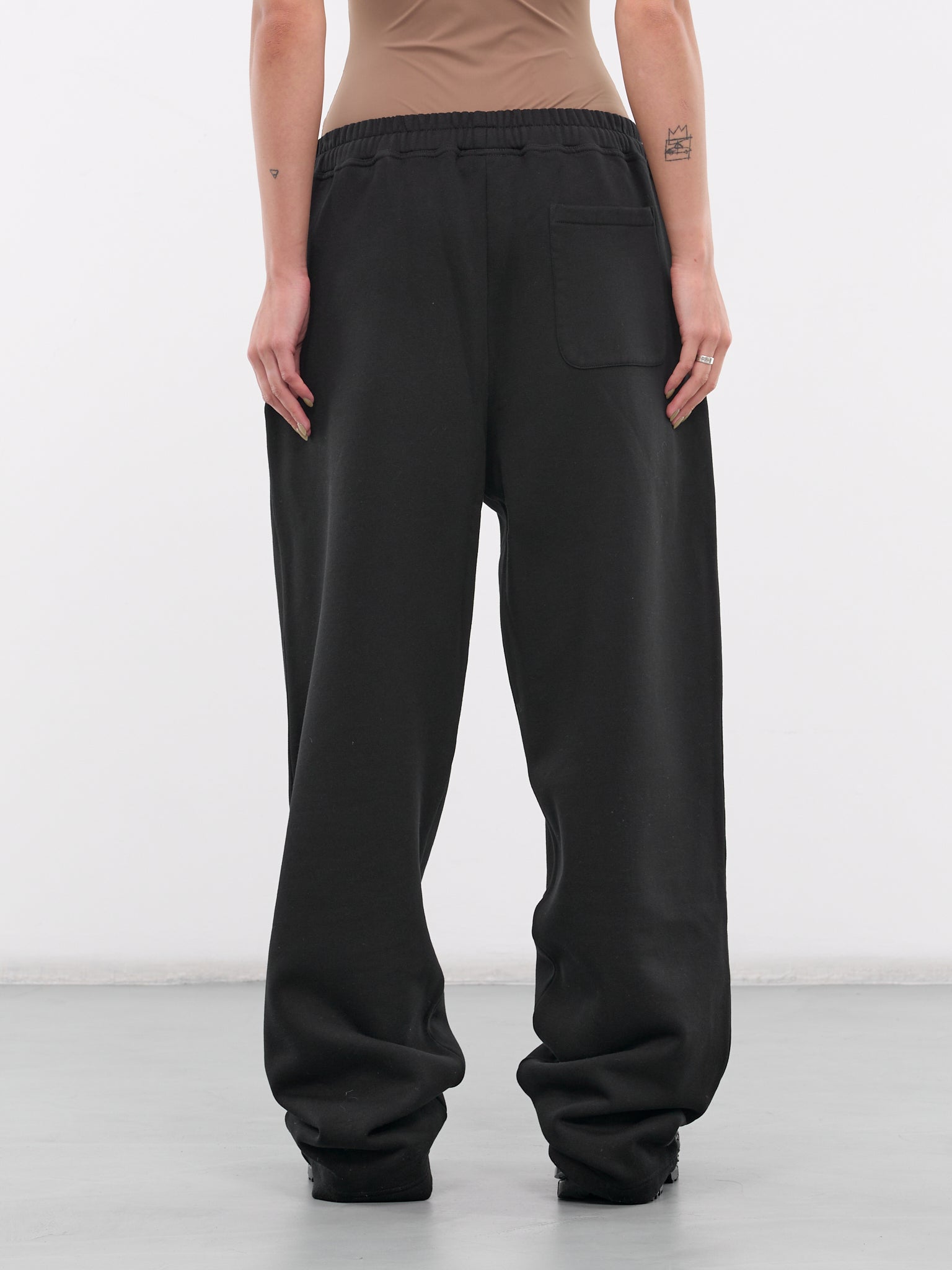 Logo Embroidered Sweatpants (VL22SP100B-BLACK)